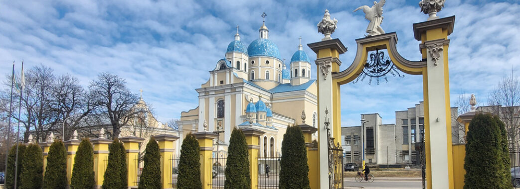 Якщо не буде реакції, то поїдемо пікетувати в Київ: у Червонограді розпочали збір підписів проти перейменування міста