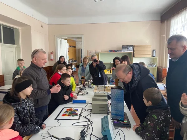На базі Cокальської Станції юних техніків відкрили сучасну STEM-лабораторію