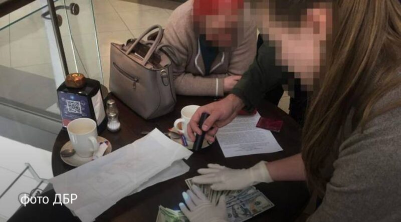 Львівську лікарку затримали за оформлення фіктивної інвалідності ухилянтам