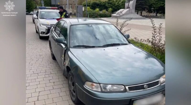 У Львові розшукали водія автомобіля Mazda, який скоїв ДТП та втік з місця події
