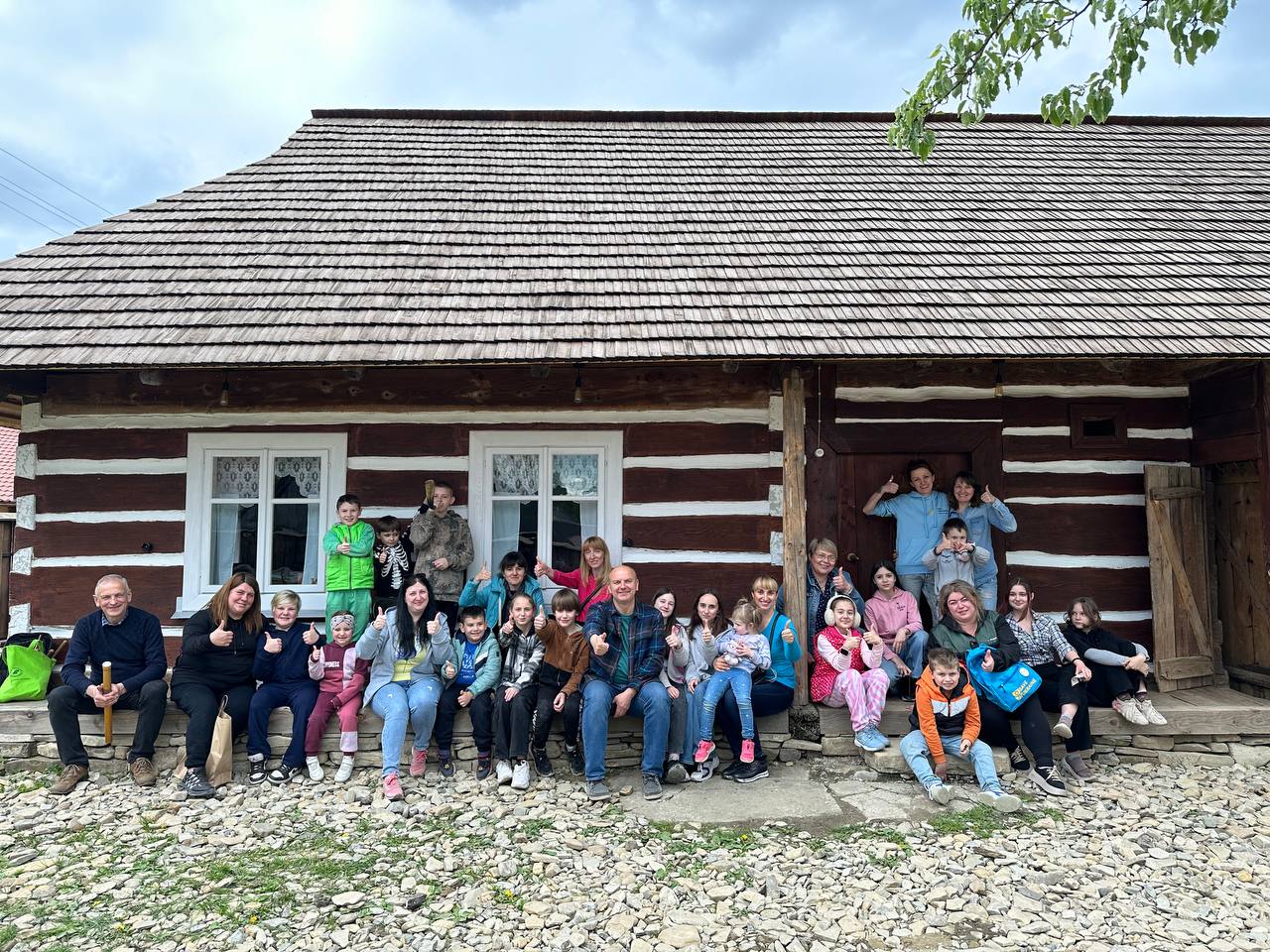 Сім’ї зниклих безвісти, полонених та загиблих Героїв України відвідали етносадибу “Нанашкова хата”
