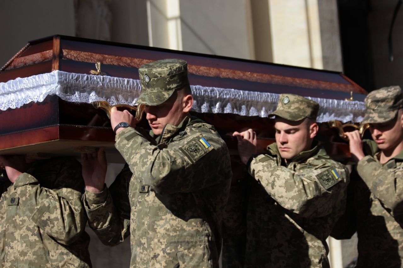 Сьогодні Львів попрощається із двома полеглими Захисниками