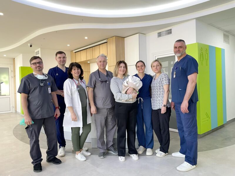 Львівські лікарі врятували немовля, яке через ваду діафрагми не могло самостійно дихати