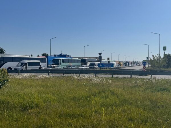 Чоловіки масово виїжджають з країни: що відбувається на кордоні та що зміниться з 18 травня (ВІДЕО)