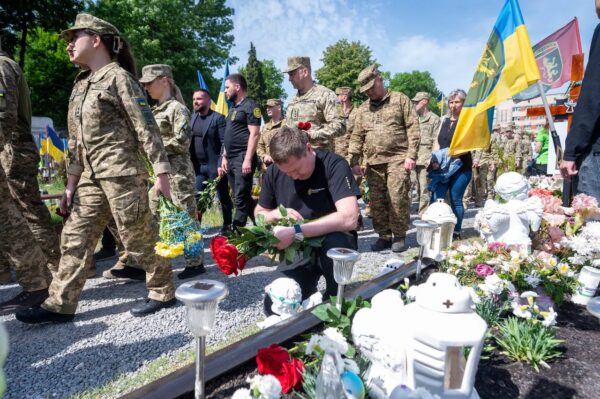 У Львові на Личаківському цвинтарі вшанували пам’ять Героїв України