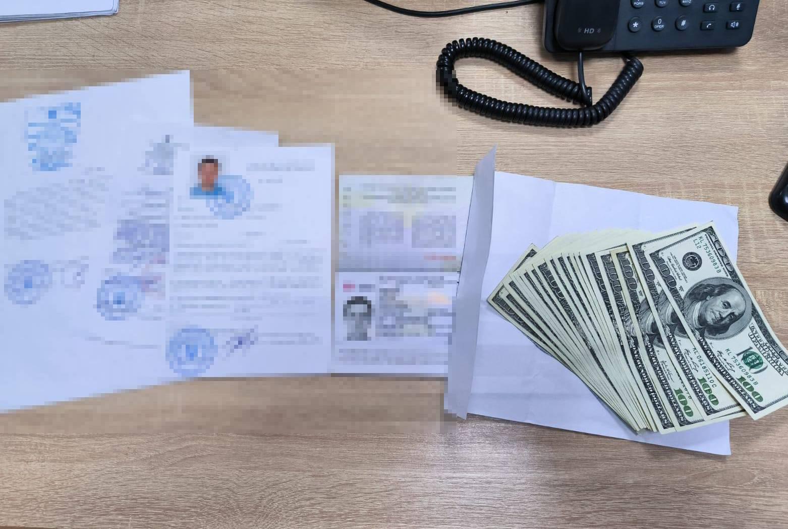 Намагались підкупити прикордонників: на кордоні з Польщею виявили двох «ухилянтів», які хотіли втекти з країни