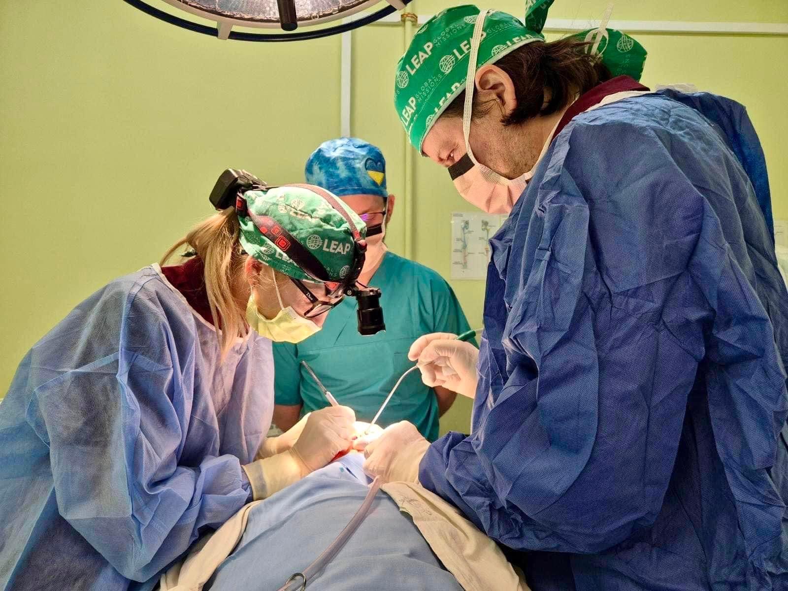 У Львові прооперували хлопчика-сироту із вадами обличчя