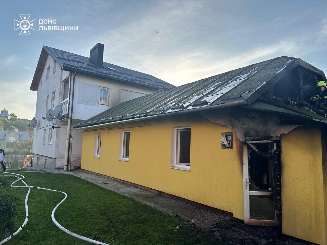 На Львівщині вогнеборці врятували від знищення вогнем житловий будинок