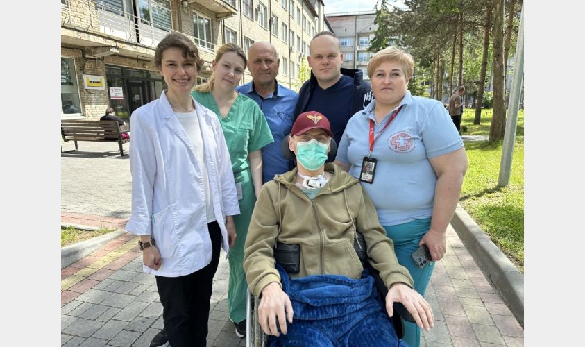 Пробита легеня та розтрощений хребет: у Львові врятували десантника