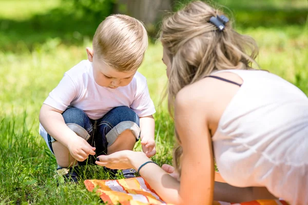 Парламент запропонував ввести “податок на бездітність”, але законопроєкт відкликали через критику