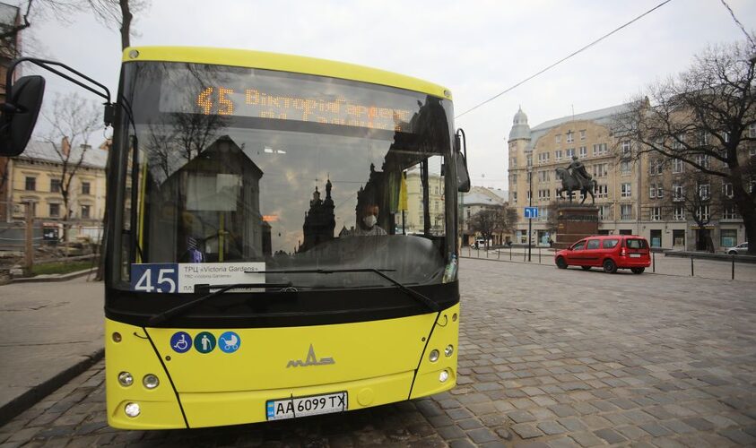 У Львові через місяць міські автобуси №45 курсуватимуть зміненим маршрутом: деталі