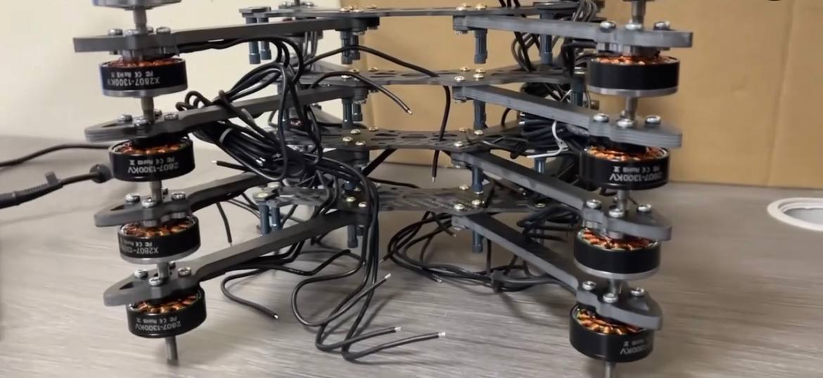 У Яворівській громаді створили проєкт «Яворівська пташка», покликаний виготовляти дрони для Захисників