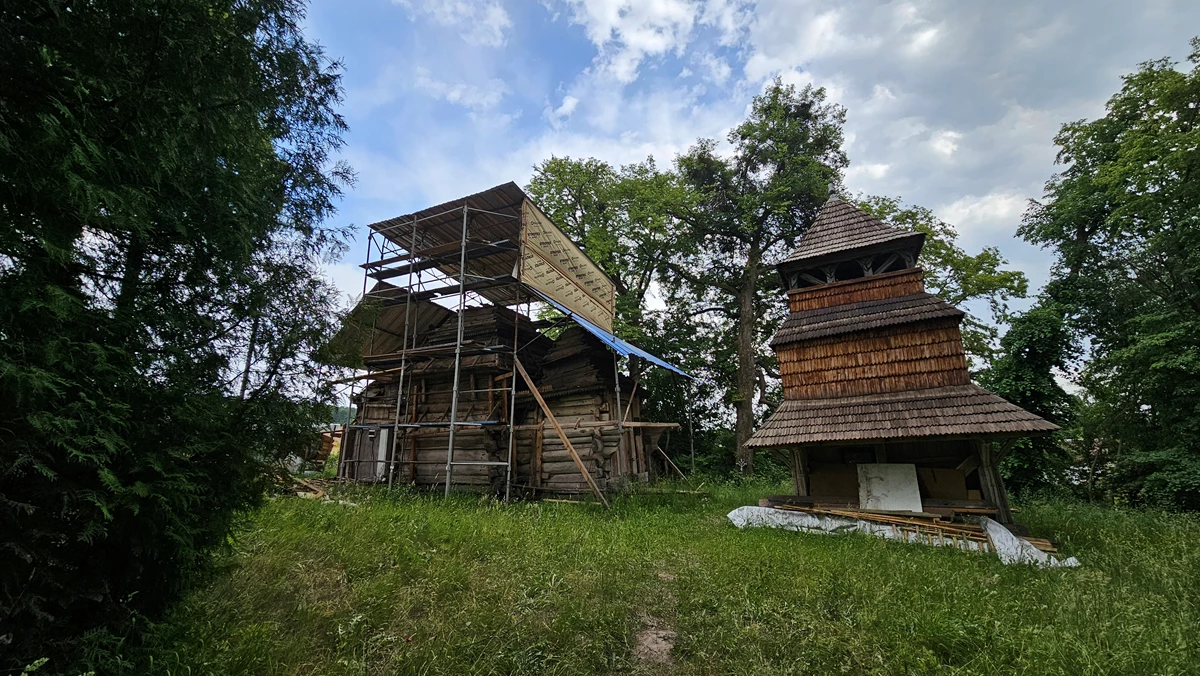 У Львівському районі реставрують дерев’яну церкву 17 століття, яка перебуває в аварійному стані