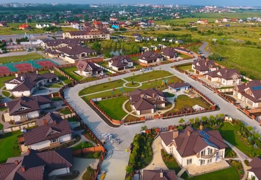 Екс-голова ЛОДА Олег Синютка записав на тещу придбаний маєток у Сокільниках