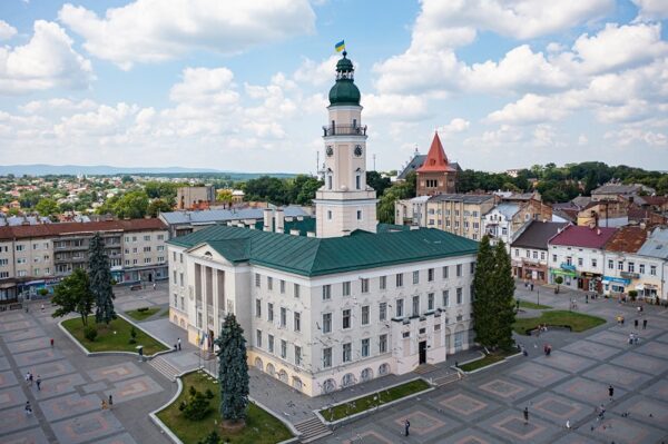 У Дрогобичі знизили відсоток преміювання для міського голови та посадовців ОМС: деталі