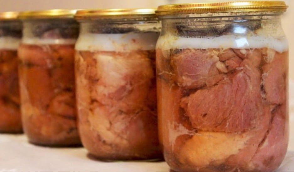 На Дрогобиччині подружжя скуштувало домашню м’ясну консерву і потрапило до лікарні