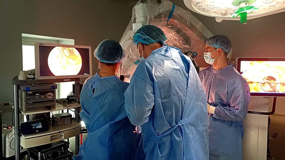 Львівські нейрохірурги видалили 40-річній жінці рідкісну пухлину головного мозку