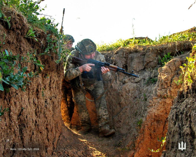 Втрати ворога становлять вже понад 530 тисяч окупантів