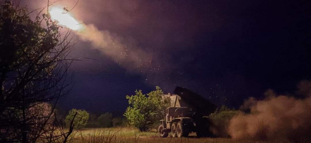 Втрати ворога: учора оборонці знищили понад тисяч росіян і збили 15 ворожих безпілотників