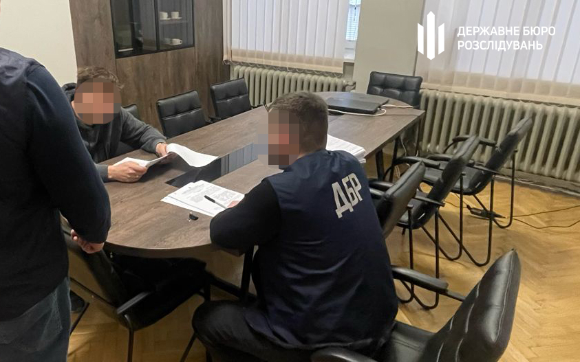 На Львівщині судитимуть правоохоронця, який за гроші допоміг втекти з країни п’ятьом ухилянтам