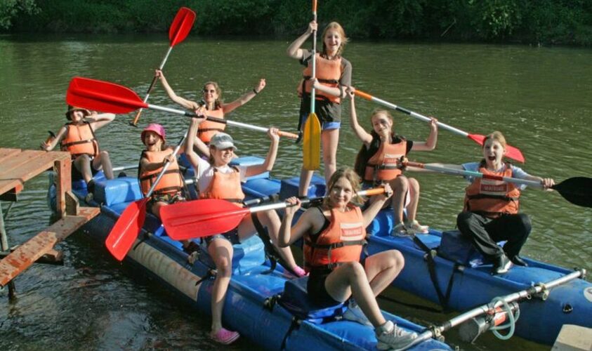 Дітей Захисників та ВПО запрошують до безкоштовного табору на Дністрі: як потрапити