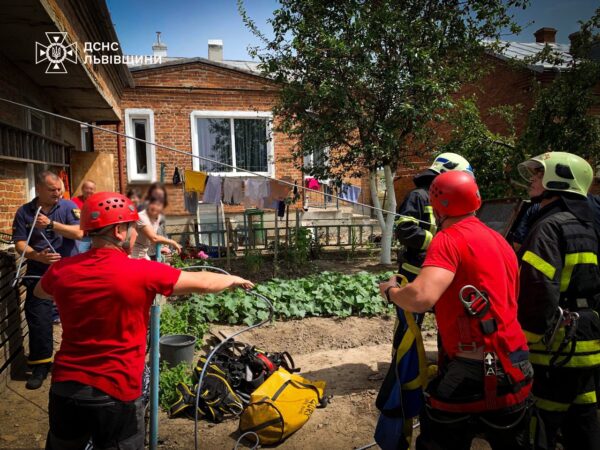 У Малехові літній чоловік впав у 15-метрову криницю (ФОТО)