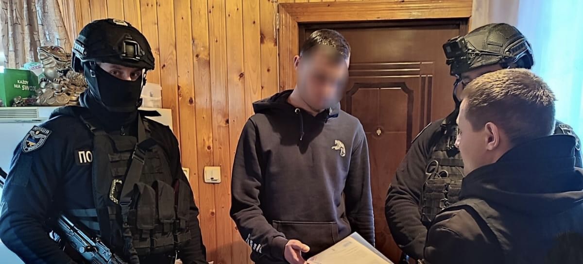 Продавали товар увʼязненим: трьом жителям Львівщини загрожує до 12 років увʼязнення за торгівлю наркотиками