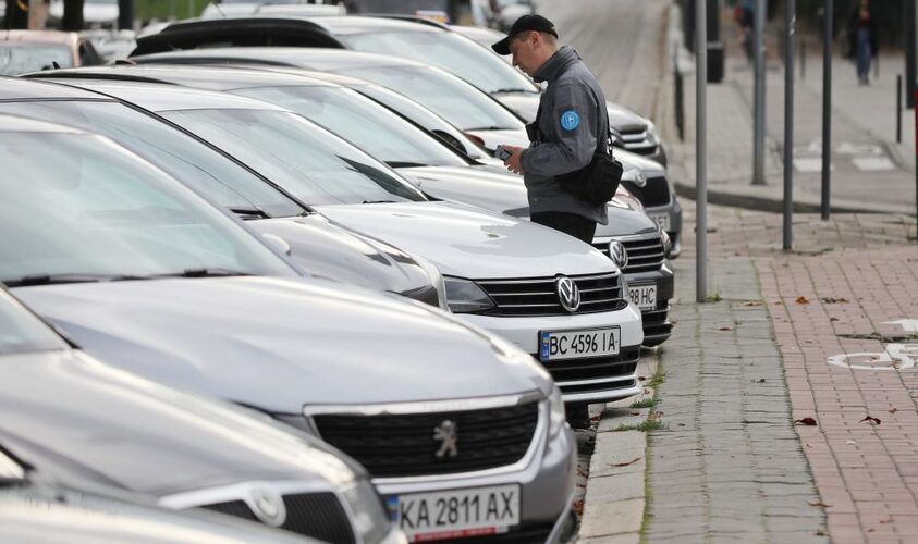 У Львові за пів року інспектори з паркування виписали штрафів на майже 28 млн грн