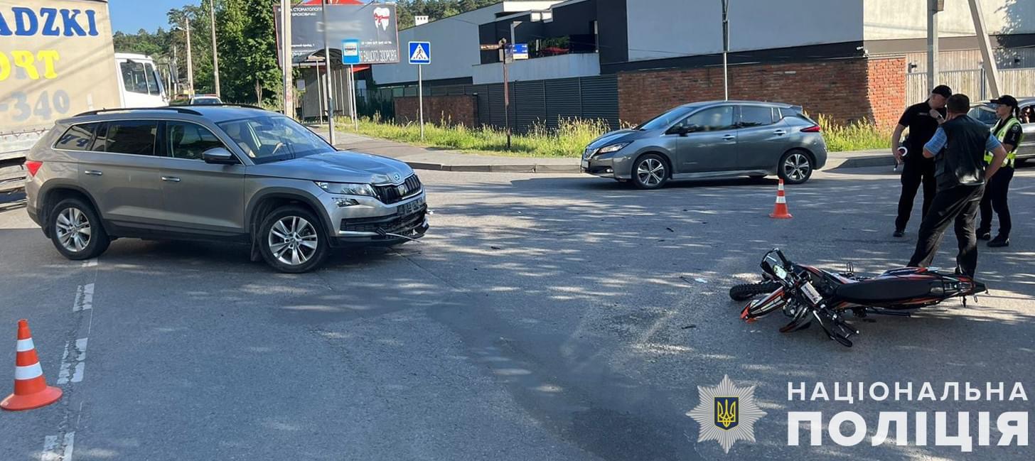 У Брюховичах автомобіль «Skoda Kodiaq» збив мотоцикліста