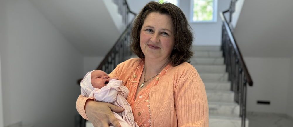 40-річна жінка, якій ставили діагноз «безпліддя», народила восьму дитину