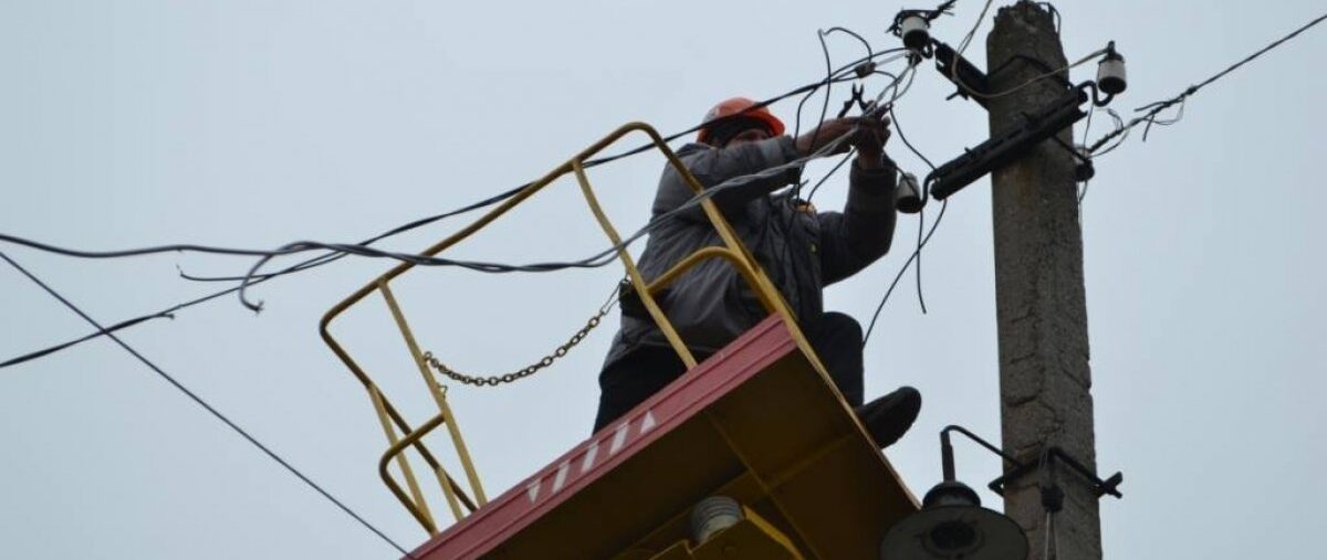 Тривалі зливи знеструмили на Львівщині більше сотні населених пунктів