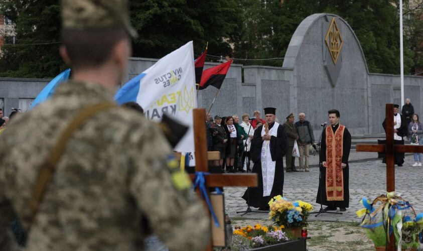 Завтра на Личаківському цвинтарі помоляться за полеглих Захисників і Захисниць
