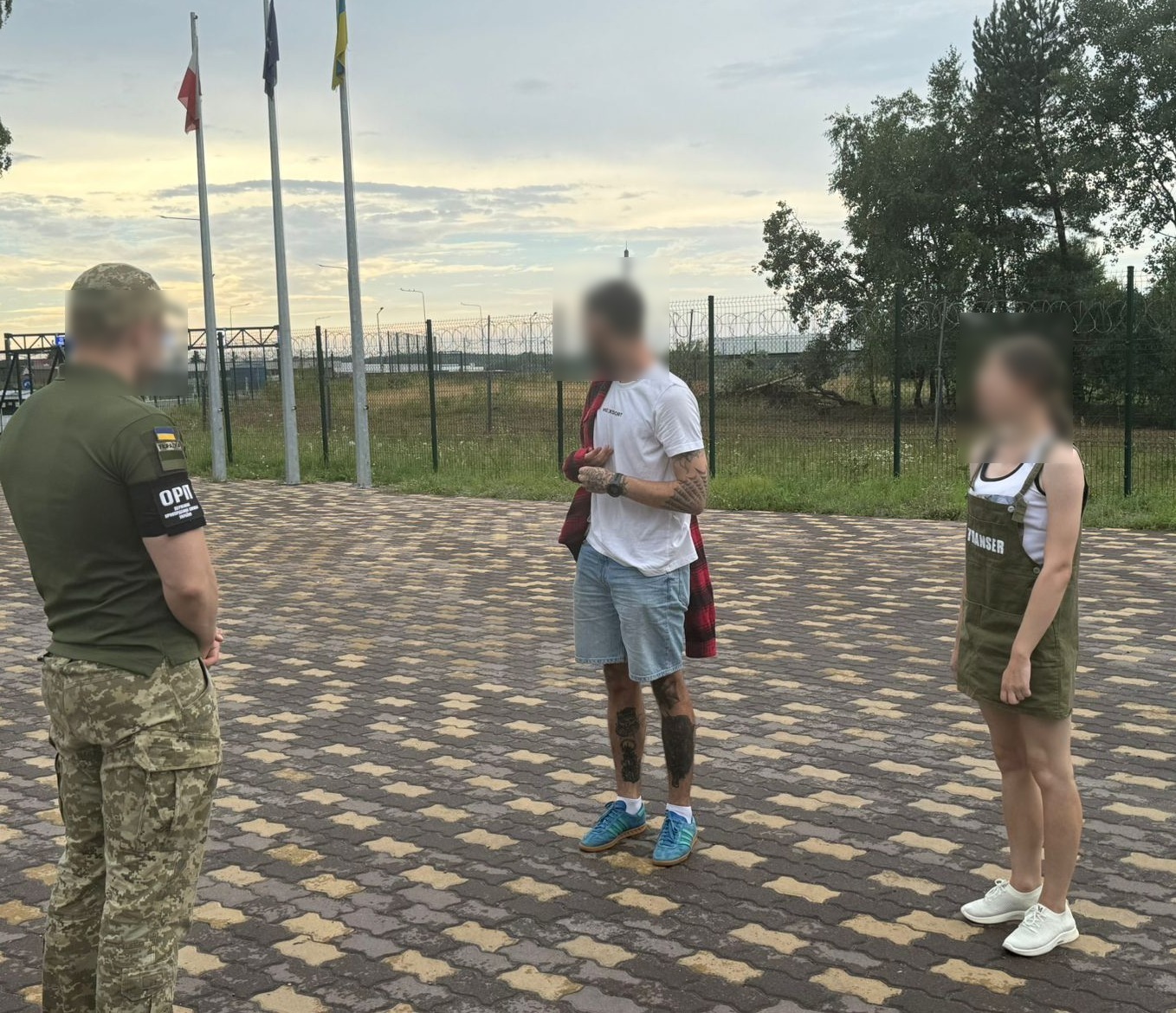 Жінка, у якої інвалідність, мала отримати 7 тисяч доларів: у ПП «Краківець» виявили фіктивне подружжя