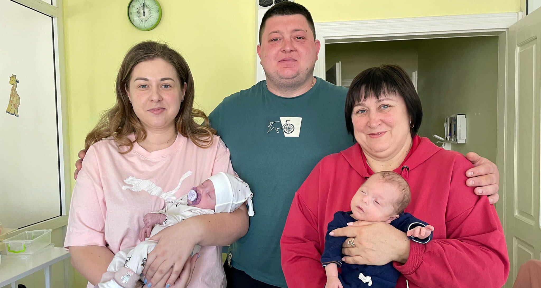 Львівські лікарі врятували братика і сестричку, які передчасно народилися з важкими недугами