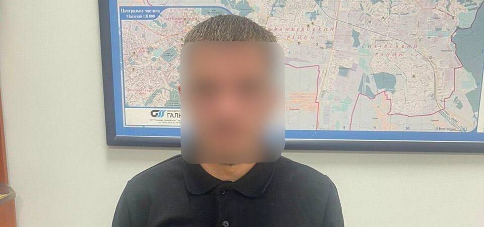 32-річному мешканцю Винників загрожує до 5 років ув’язенння за напад на патрульних