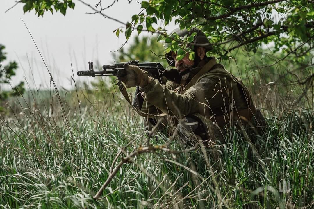 Втрати ворога: напередодні оборонці знищили понад тисячу окупантів та 58 артсистем ворога