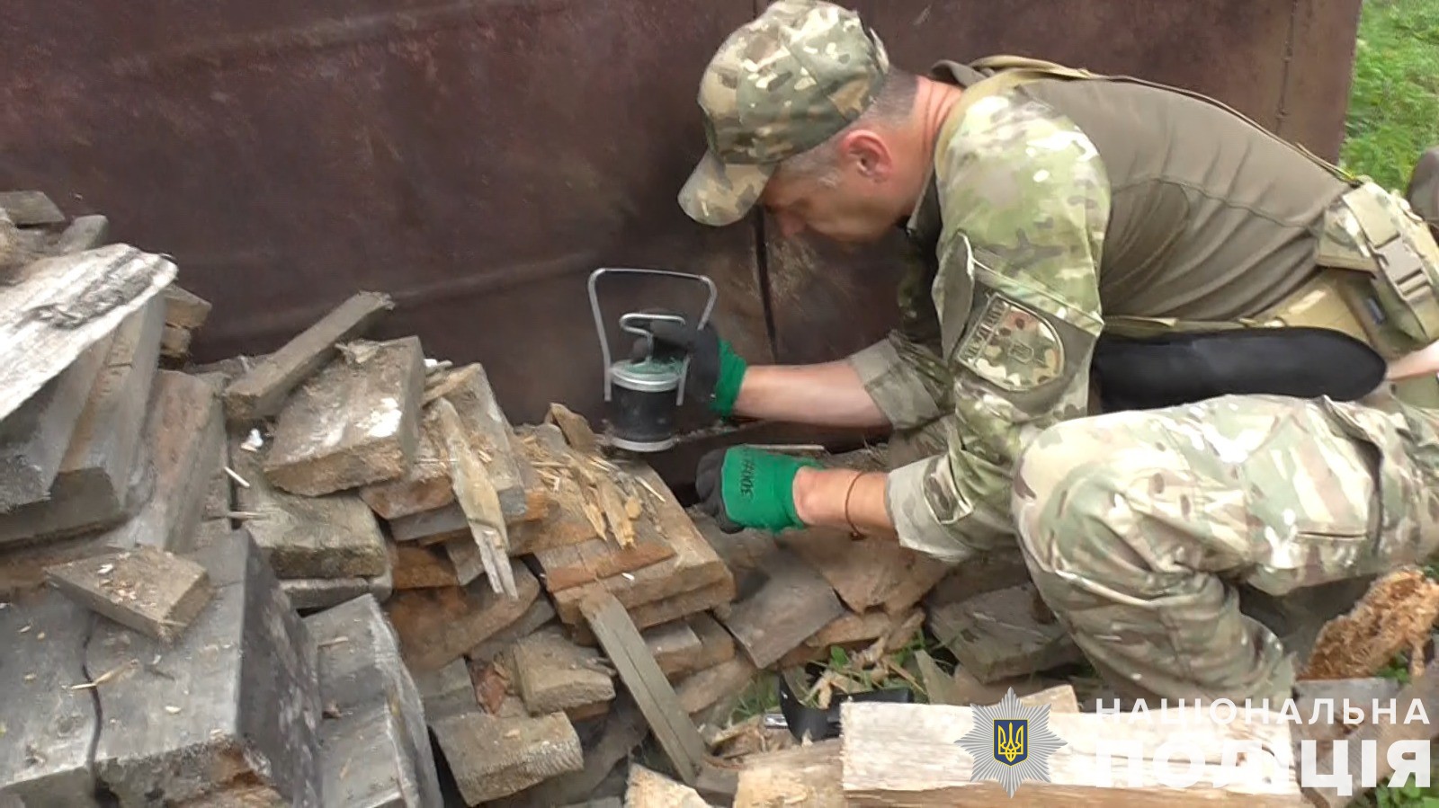 50-річний львів’янин кинув гранату біля будинку в селі на Червоноградщині