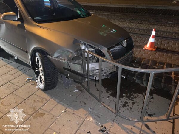 Скоїв ДТП та вдавав з себе пасажира: деталі