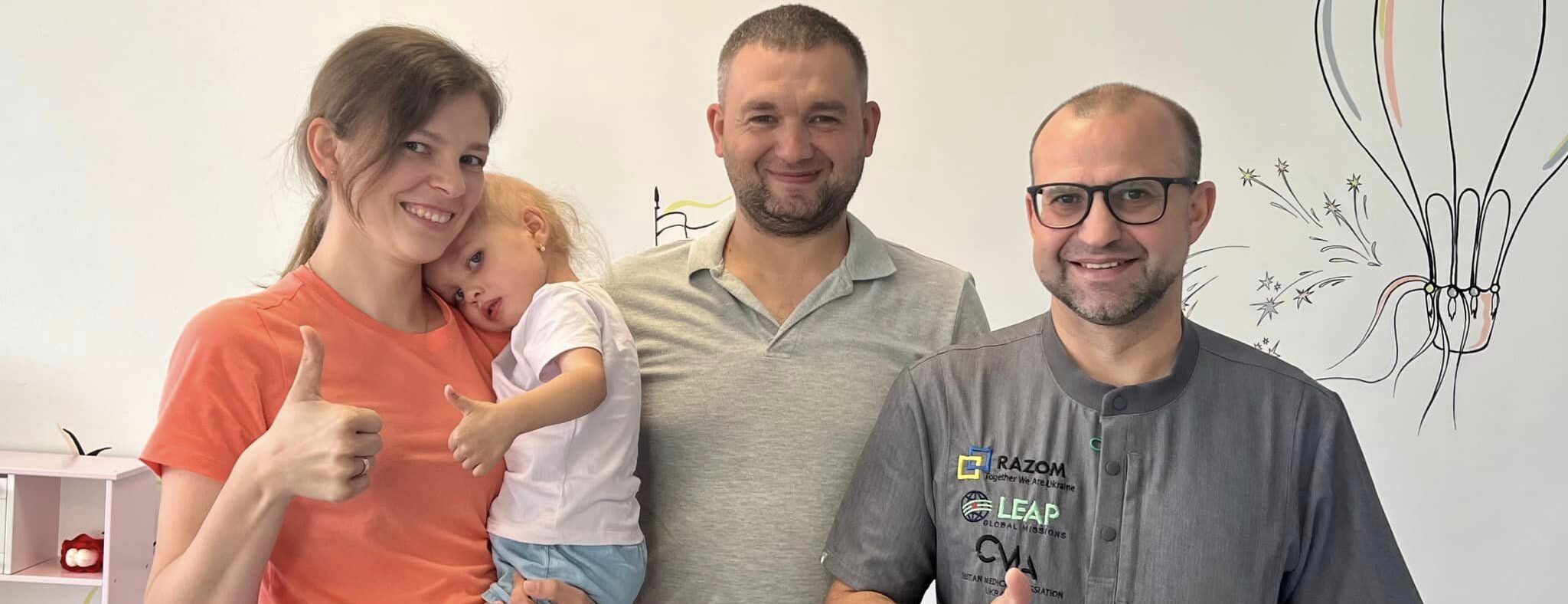 Львівські лікарі врятували життя 2-річної дівчинки з велетенською пухлиною нирки