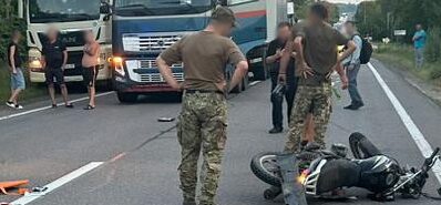 На трасі Київ – Чоп у ДТП з фурою постраждав 21-річний мотоцикліст