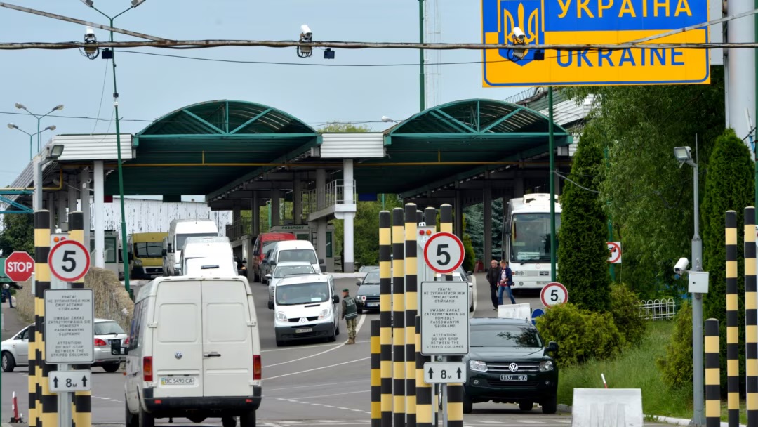 На ПП «Шегині» проводять технічні роботи: прикордонники попереджають про сповільнений рух