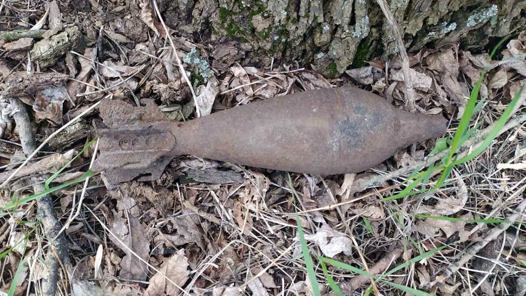 На Дрогобиччині чоловік на власному городі знайшов небезпечну знахідку: що це було