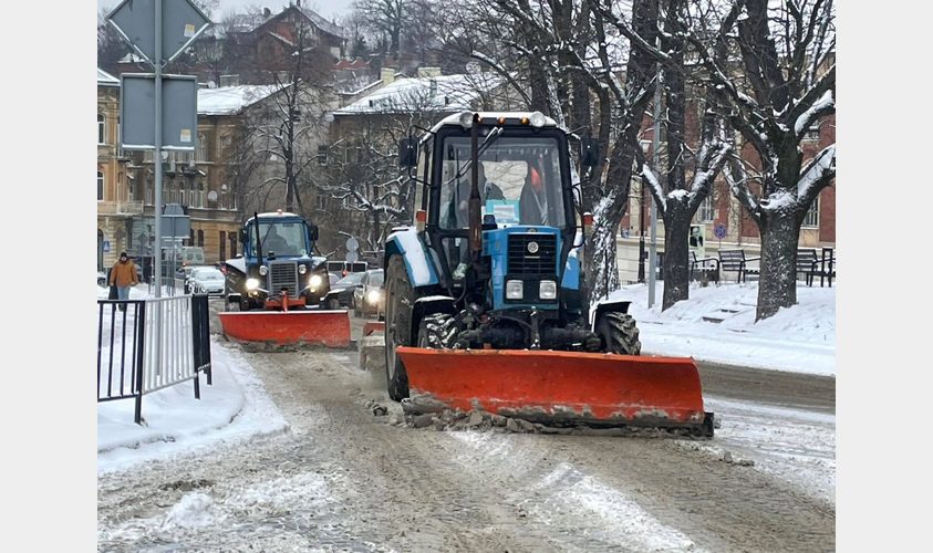 Райадміністрацію у Львові підозрюють у розтраті 1,9 млн грн з бюджету на сіль для посипання доріг