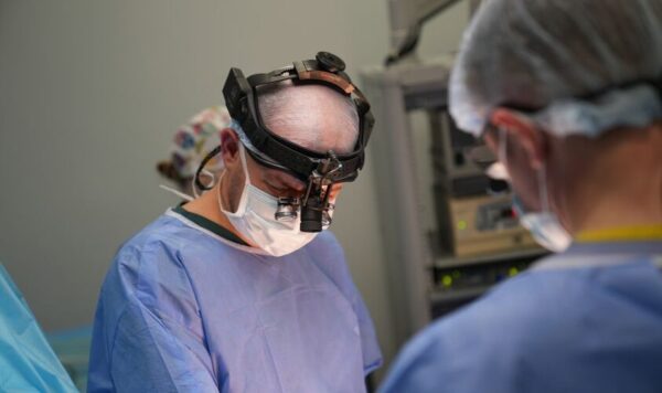 У Львові безкоштовно лікуватиме провідний ізраїльський хірург-офтальмолог: деталі