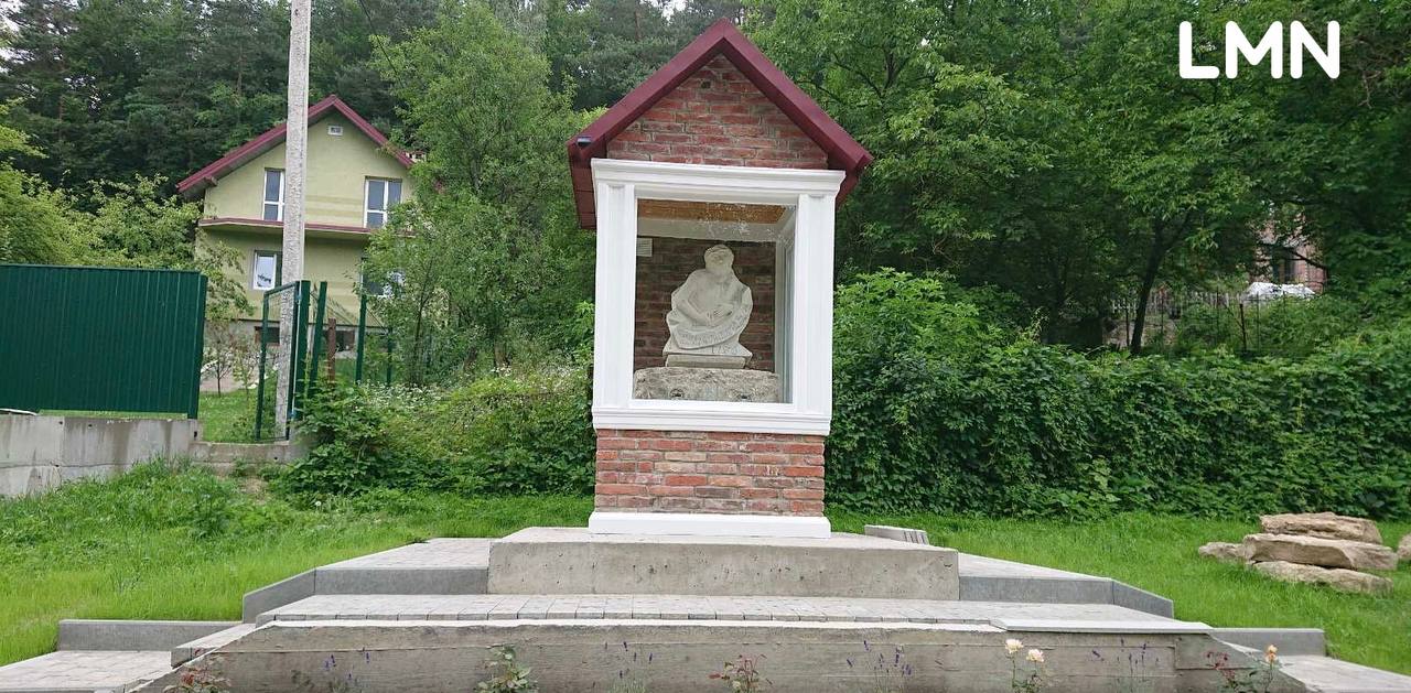 У Бережанах відновили скульптуру Скорботного Ісуса, якій майже 240 років
