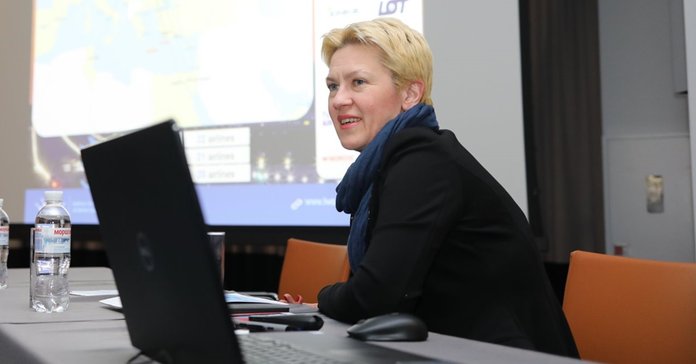 Дві земельні ділянки, квартира, садовий будинок і гараж: що задекларувала директорка львівського аеропорту