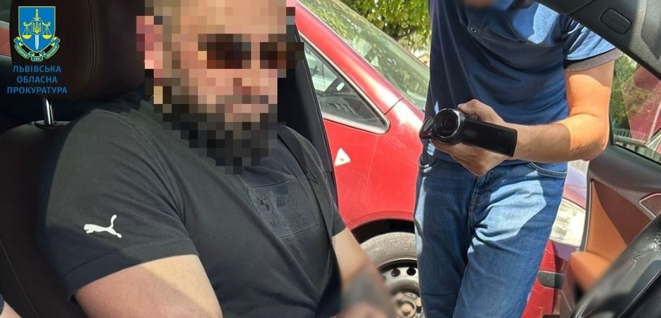 У Львові працівник ДСНС за 5 500 доларів обіцяв «вирішити питання» за оновлення даних у ТЦК