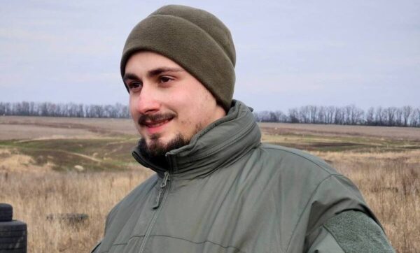 Бакалаври журфаку ЛНУ імені Франка відкрили збір для свого випускника, який служить у лавах 47-ї ОМБР Маґура (ВІДЕО)