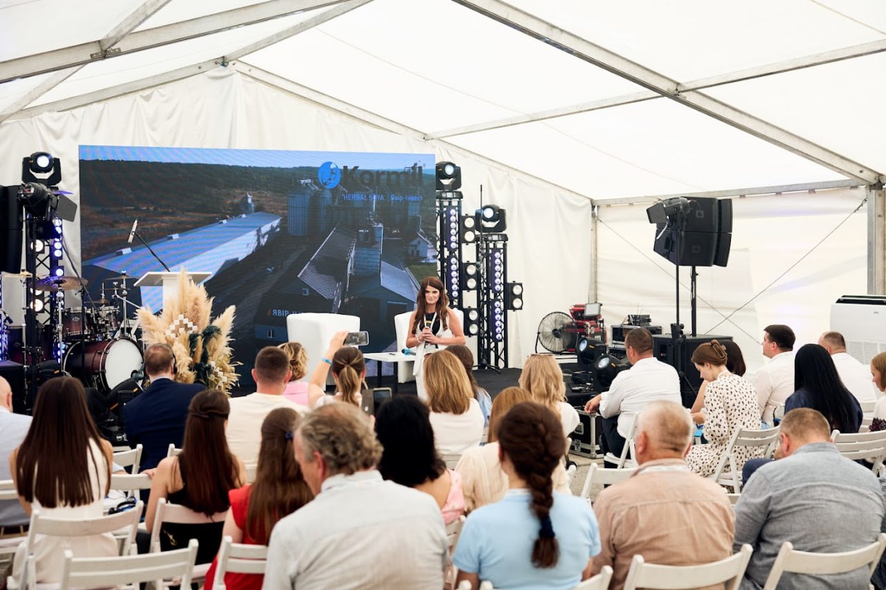 Цьогорічний форум AGRO Sales 2024 B2B: «Ринок сої та продукти переробки” провели у с. Бердихів на базі групи компаній KORMIL (ВІДЕО)