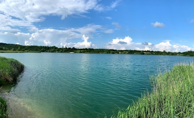 На Ясниському кар’єрі облаштували платну парковку: що з нею не так та до чого тут Гринкевичі